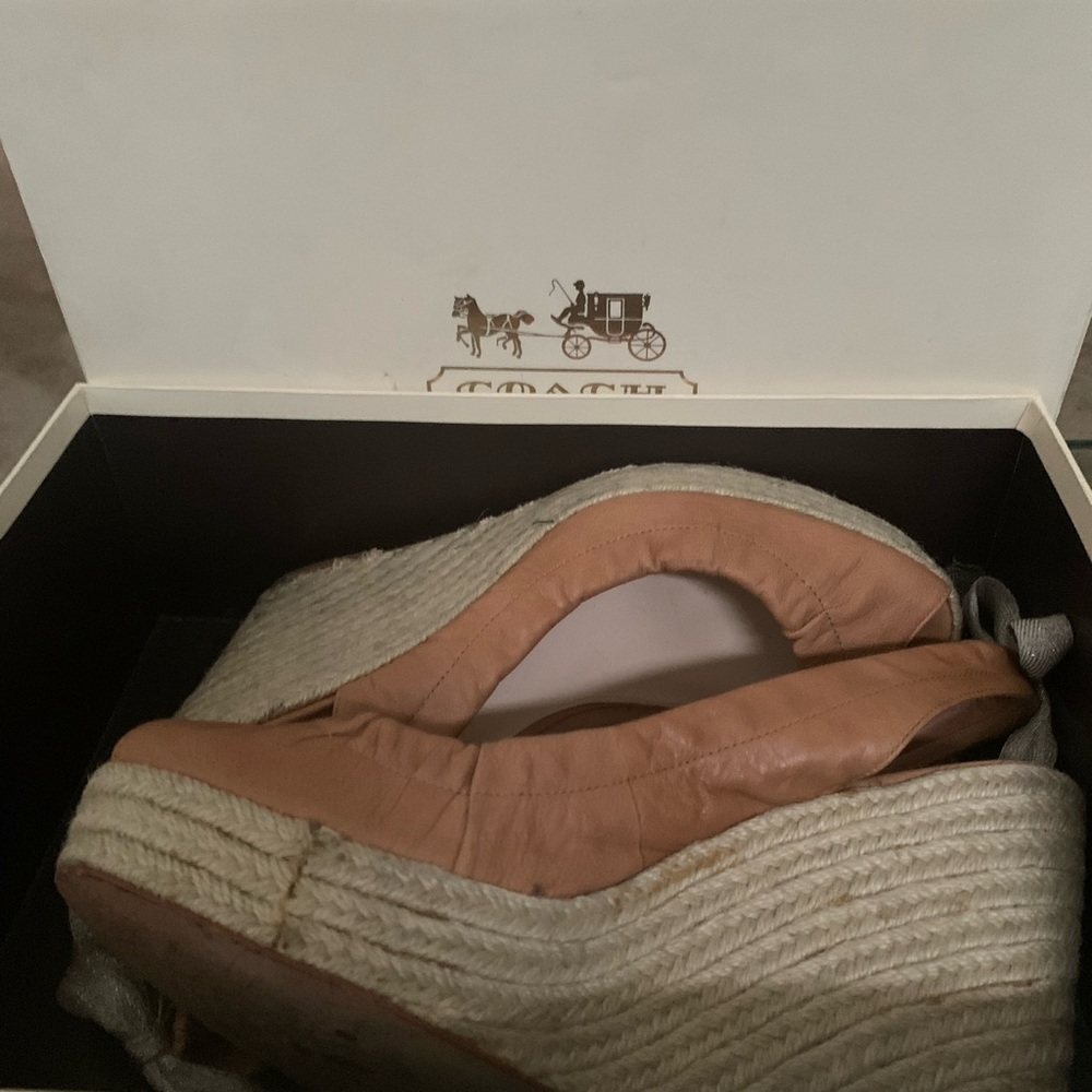 Coach Women's Maritza Calf Shoe Size 9.5 M Tan - Picture 10 of 11
